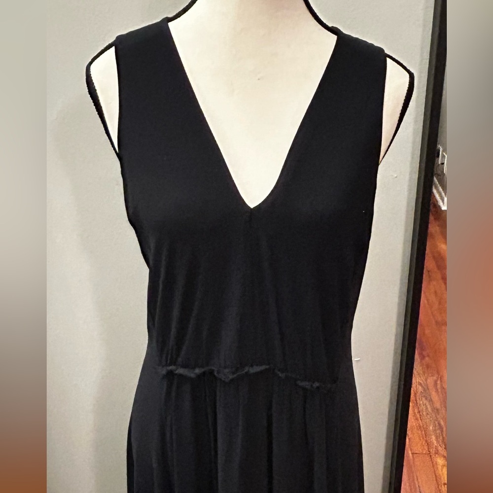 Simple Lightweight Ann Taylor Little Black Dress Size Medium - Picture 2 of 12